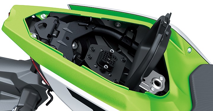 Offboard Charging Adapter detail photo 1