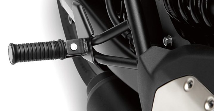 Passenger Footpegs detail photo 2