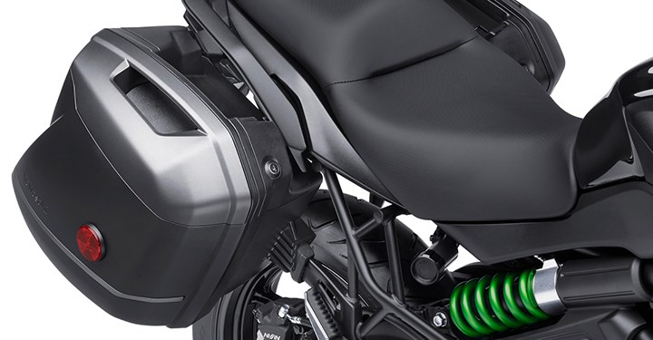 KQR 28 Litre Hard Saddlebag Colour Panel Set, Metallic Carbon Gray detail photo 1