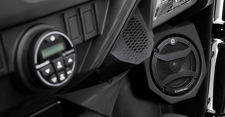 Audio System detail photo 3