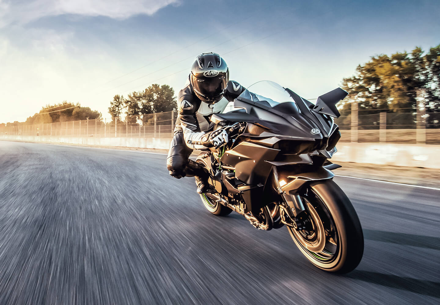 Kawasaki Ninja H2R | Most Powerful Closed-Course Hypersport Motorcycle