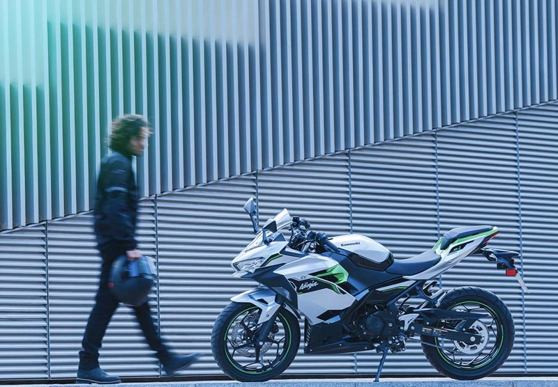 DESIGN DE KAWASAKI NINJA