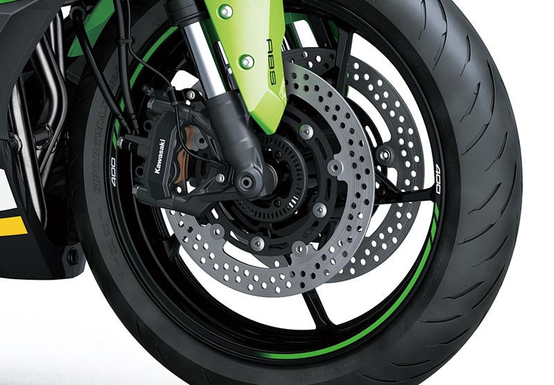 CHÂSSIS SUPERSPORT AGILE ET ULTRA COMPACT
