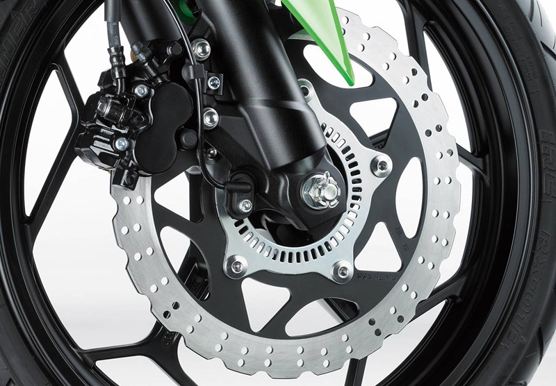 SUPERB HANDLING & EXCELLENT RIDE QUALITY