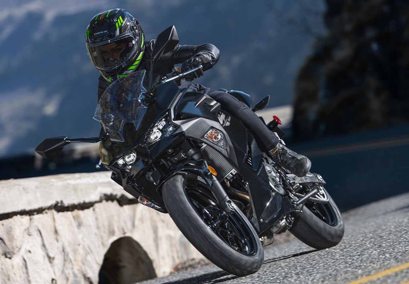 LIGHTWEIGHT, MANOEUVRABLE CHASSIS