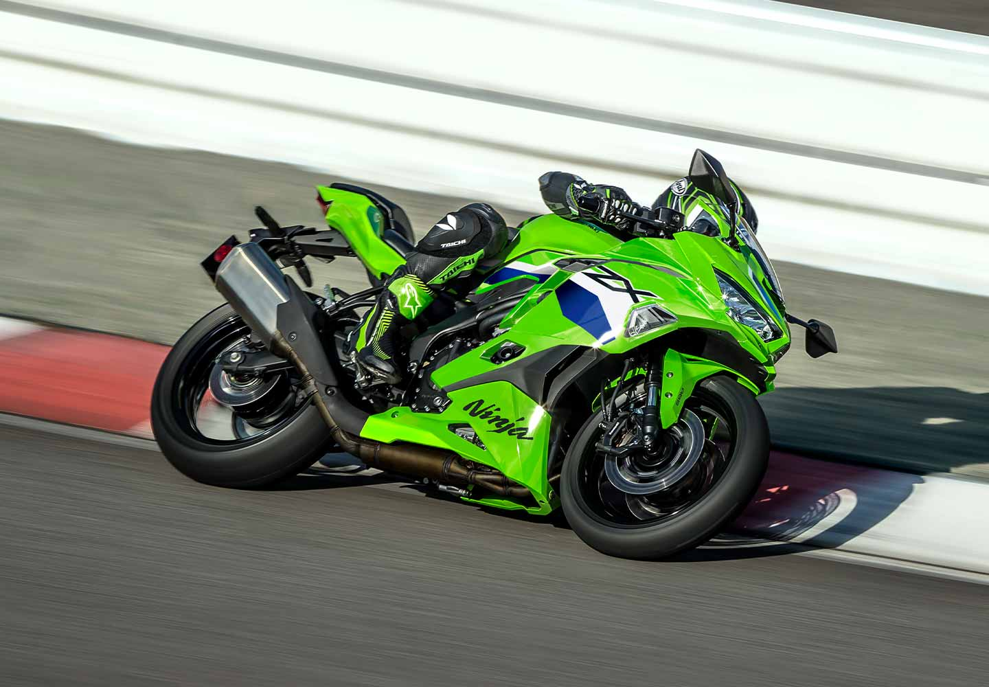 Kawasaki Ninja ZX-4R | Supersport Motorcycle | Game-changing 400cc