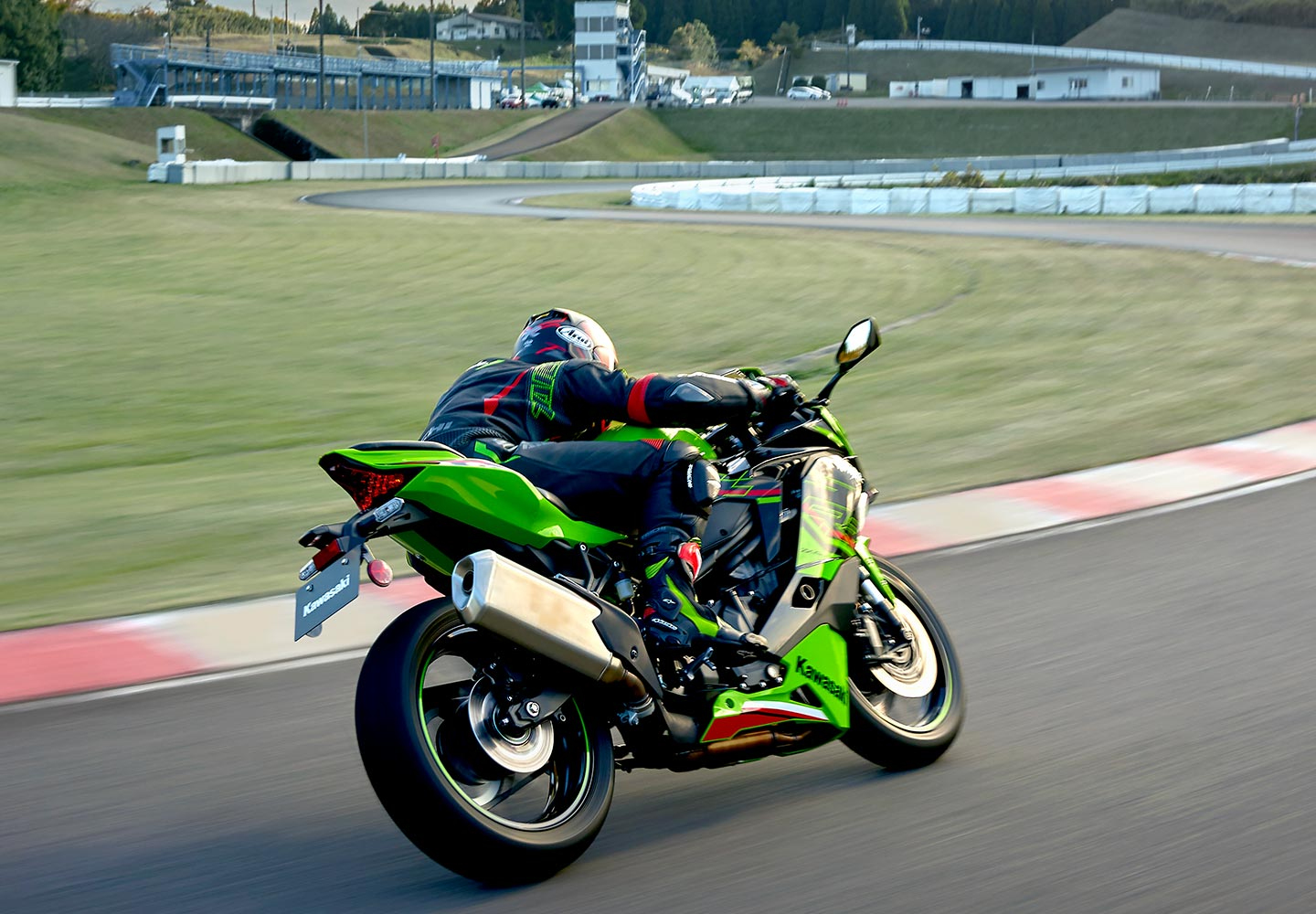 Kawasaki Ninja ZX-4R | Supersport Motorcycle | Game-changing 400cc
