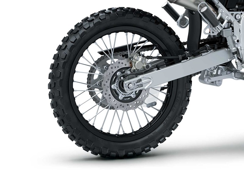 COMPACT, LÉGER, MANIABLE