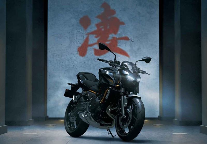 STYLE LARGE ET AGRESSIF