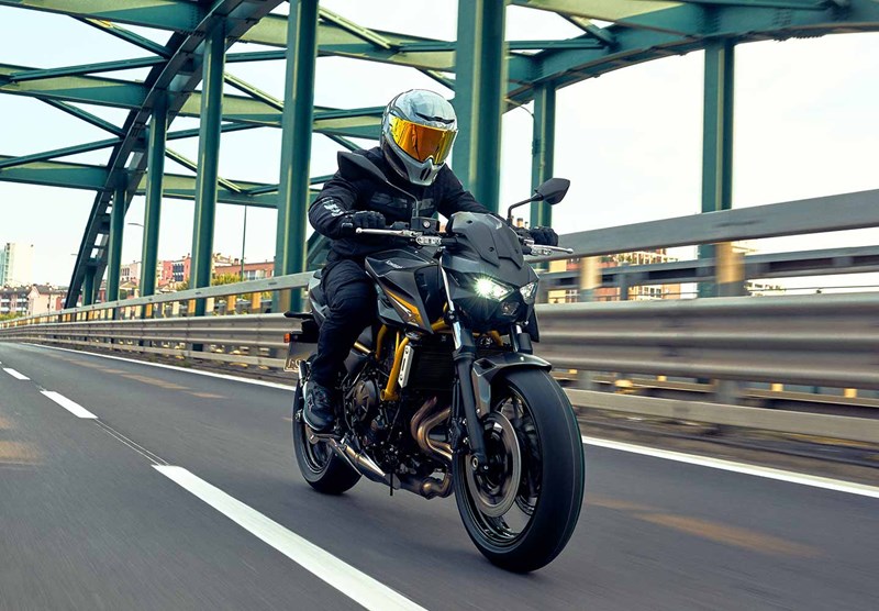 LÉGER ET PERFORMANT