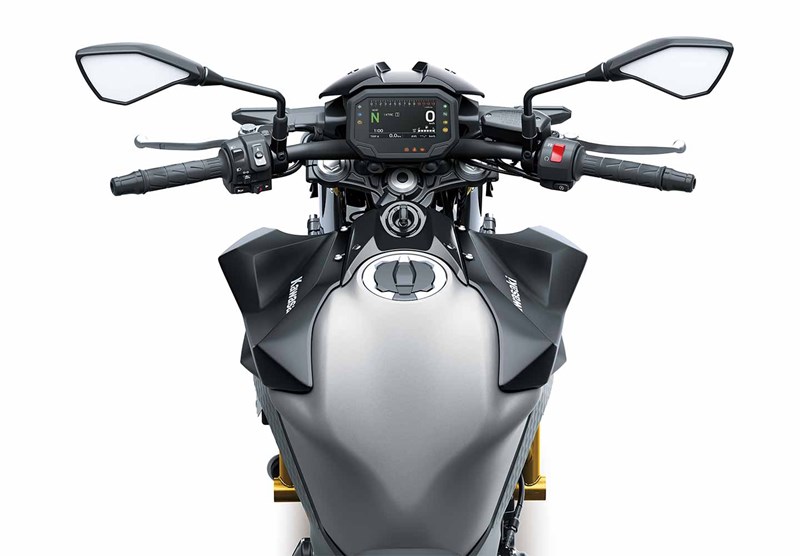 STYLE LARGE ET AGRESSIF