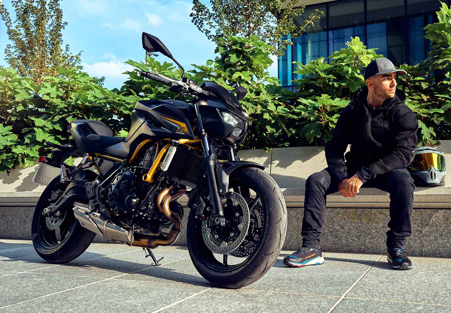 Kawasaki Z650 | Supernaked Motorcycle | Aggressive Versatility