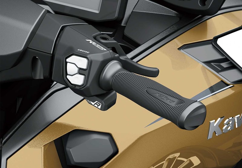 ÉQUIPEMENT HAUT DE GAMME