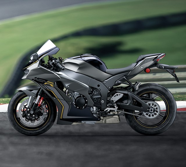 Image of 2023 NINJA ZX-10R in action