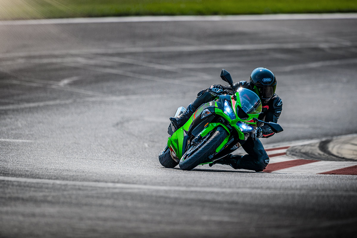 ■■■■■ 2023 NINJA ZX-6R KRT EDITION Motorcycle | Canadian Kawasaki