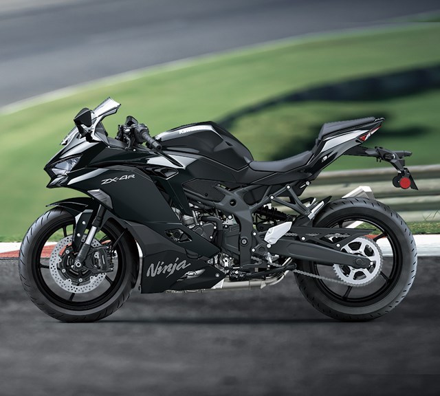 Image of 2023 NINJA ZX-4R in action