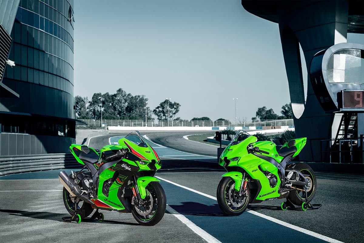 10☺︎ EU37/24cm 2025 NINJA ZX-10R Motorcycle | Canadian Kawasaki Motors Inc.