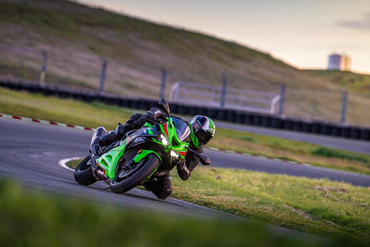 2024 NINJA ZX-6R KRT EDITION Motorcycle | Canadian Kawasaki