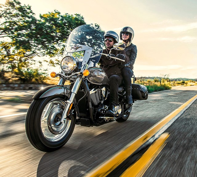 Image of 2024 VULCAN 900 CLASSIC LT in action