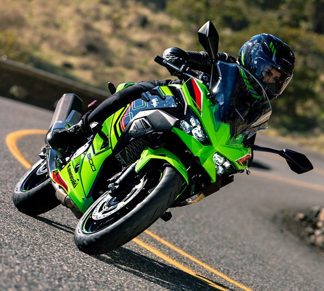 Image of 2024 NINJA 500 SE KRT EDITION in action
