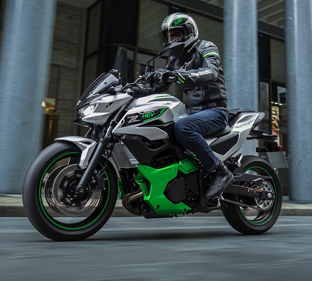 Image of 2024 Z7 HYBRID in action