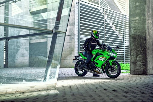 2025 NINJA 650 KRT EDITION