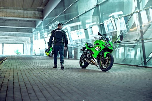 2025 NINJA 650 KRT EDITION