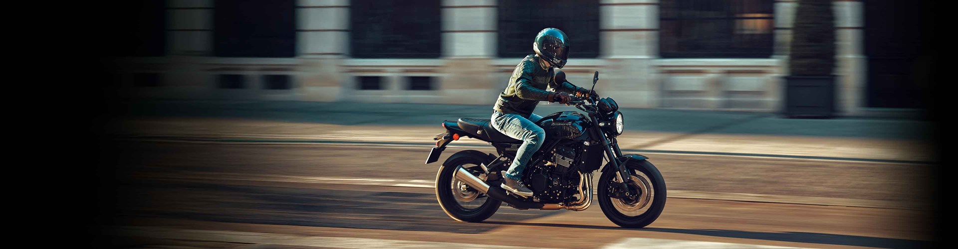 2025 Kawasaki Z900RS SE ABS BLACK