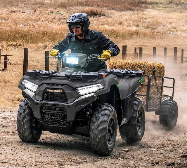 Image of 2027 BRUTE FORCE 750 (EPS) in action