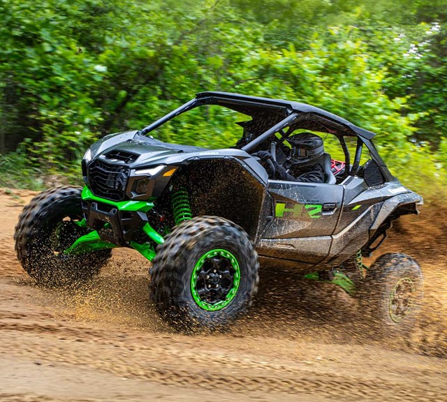Image of 2027 TERYX H2 LIMITED eS in action