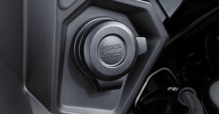 DC POWER OUTLET detail photo 2