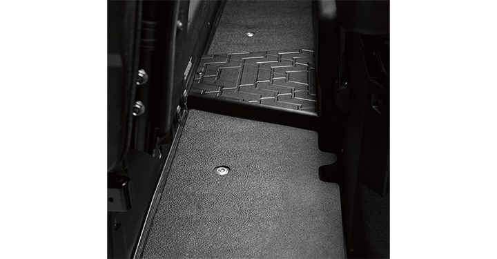 REAR FLOOR MAT SET detail photo 1