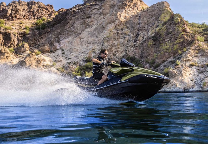 FLAGSHIP EQUIPMENT: LX FEATURES