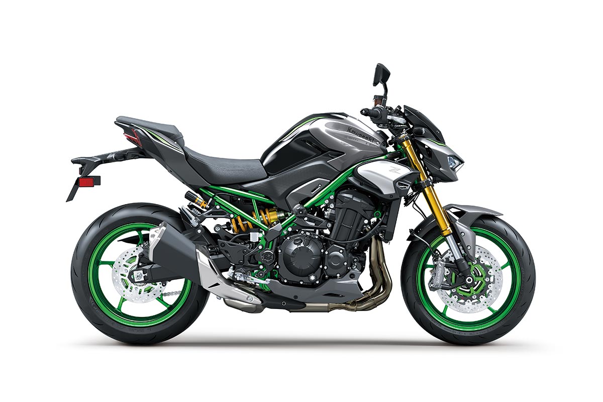 2025 Kawasaki Z900 - Metallic Graphite Gray/Ebony