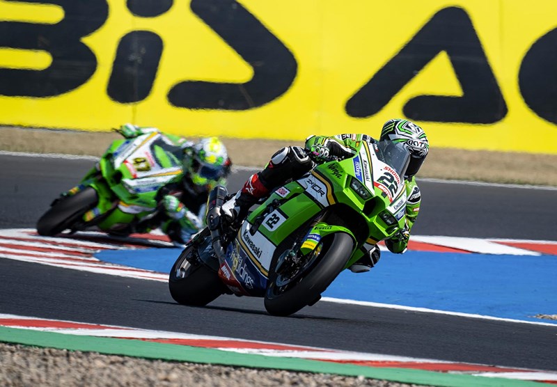 Construída na consagrada performance no WSBK