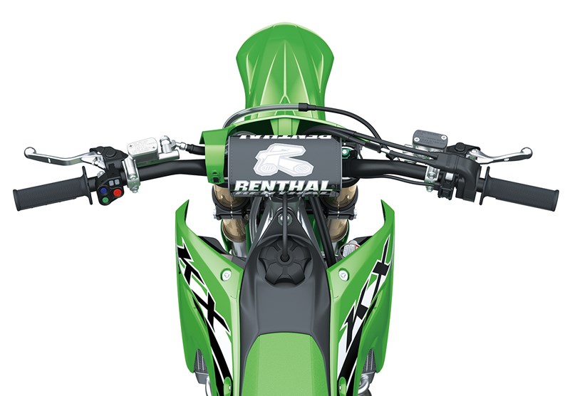COMPONENTES E AJUSTE DO CHASSIS PREPARADOS PARA AS PISTAS