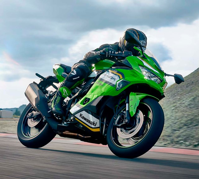Image of 2025 NINJA ZX-4R in action