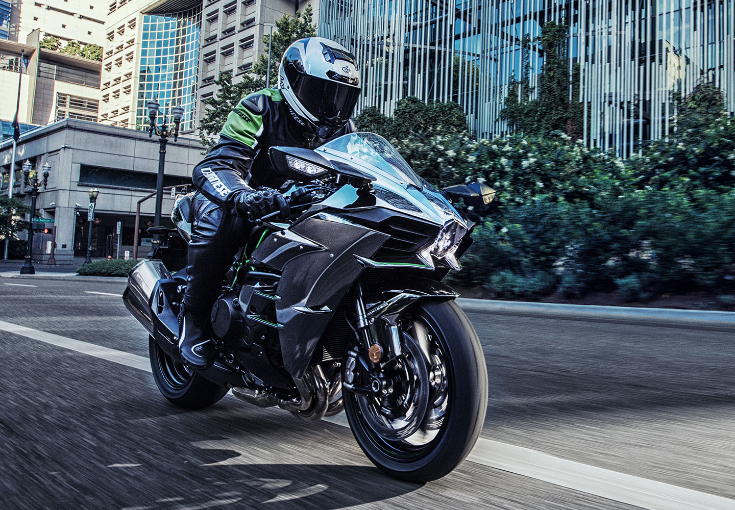 Kawasaki Ninja H2® | Hypersport Motorcycle | Supercharged Power