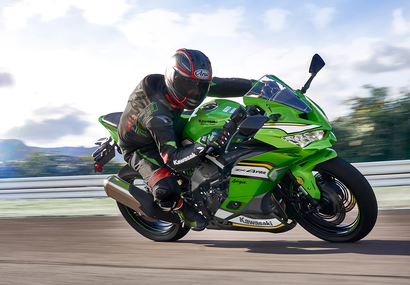 Kawasaki Ninja® ZX™-4R ABS | Motorcycle | Race-Ready Performance
