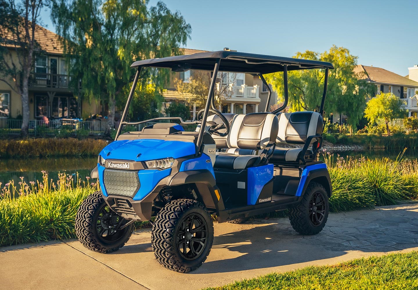 14” WHEELS WITH 23” OFFROAD-STYLE TIRES