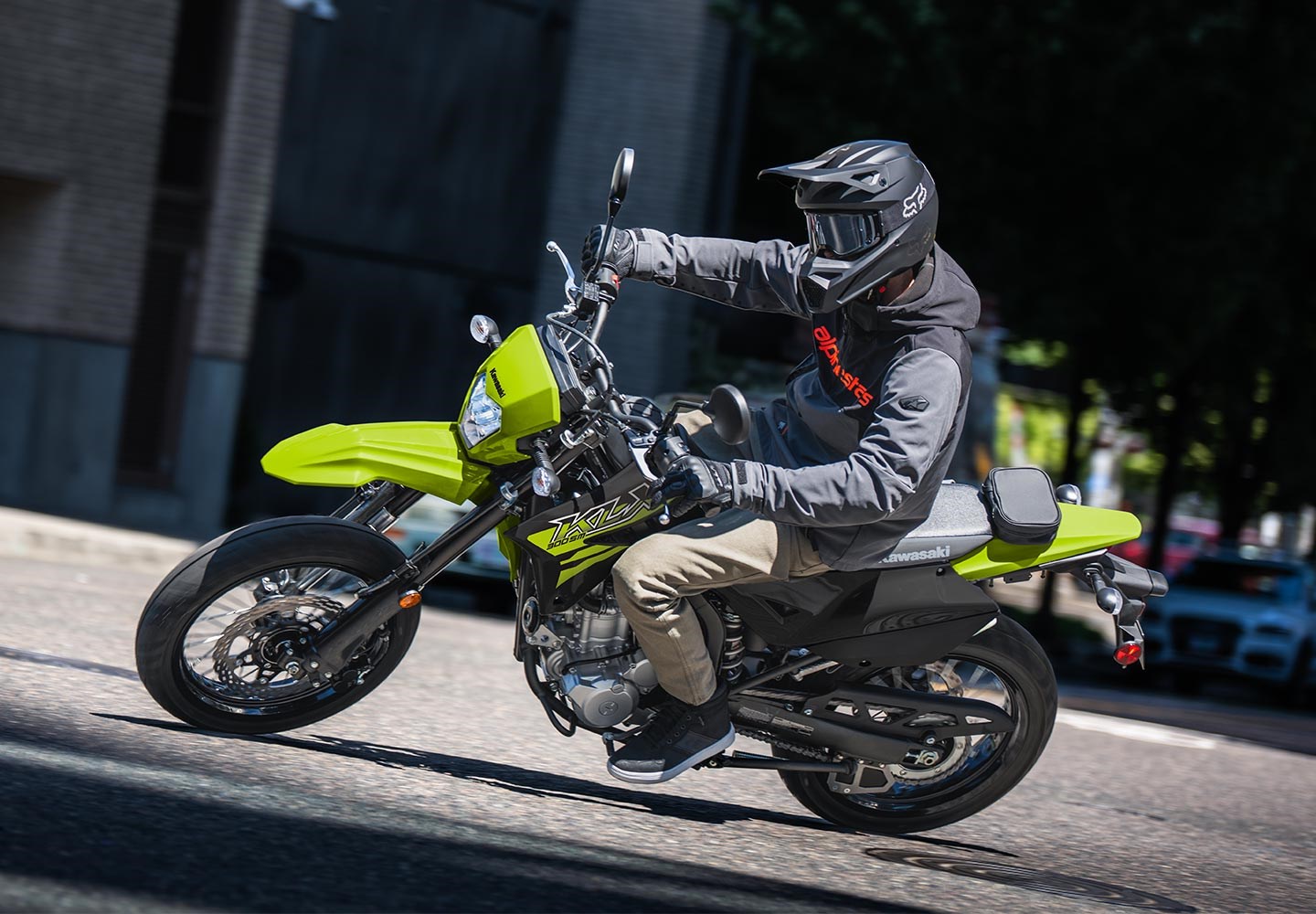 SUPERMOTO-TUNED PERFORMANCE