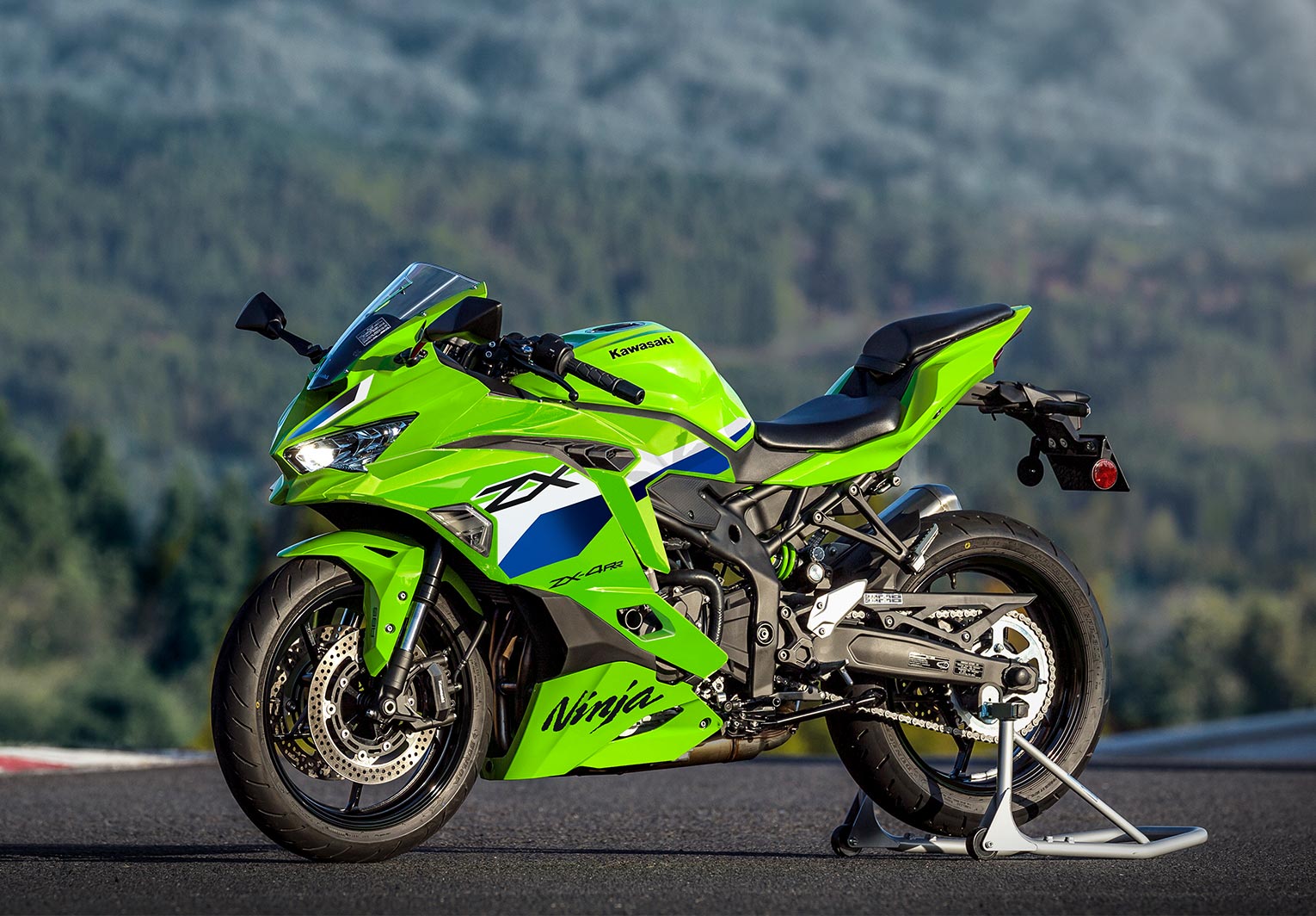 Kawasaki Ninja® ZX™-4R ABS | Motorcycle | Race-Ready Performance