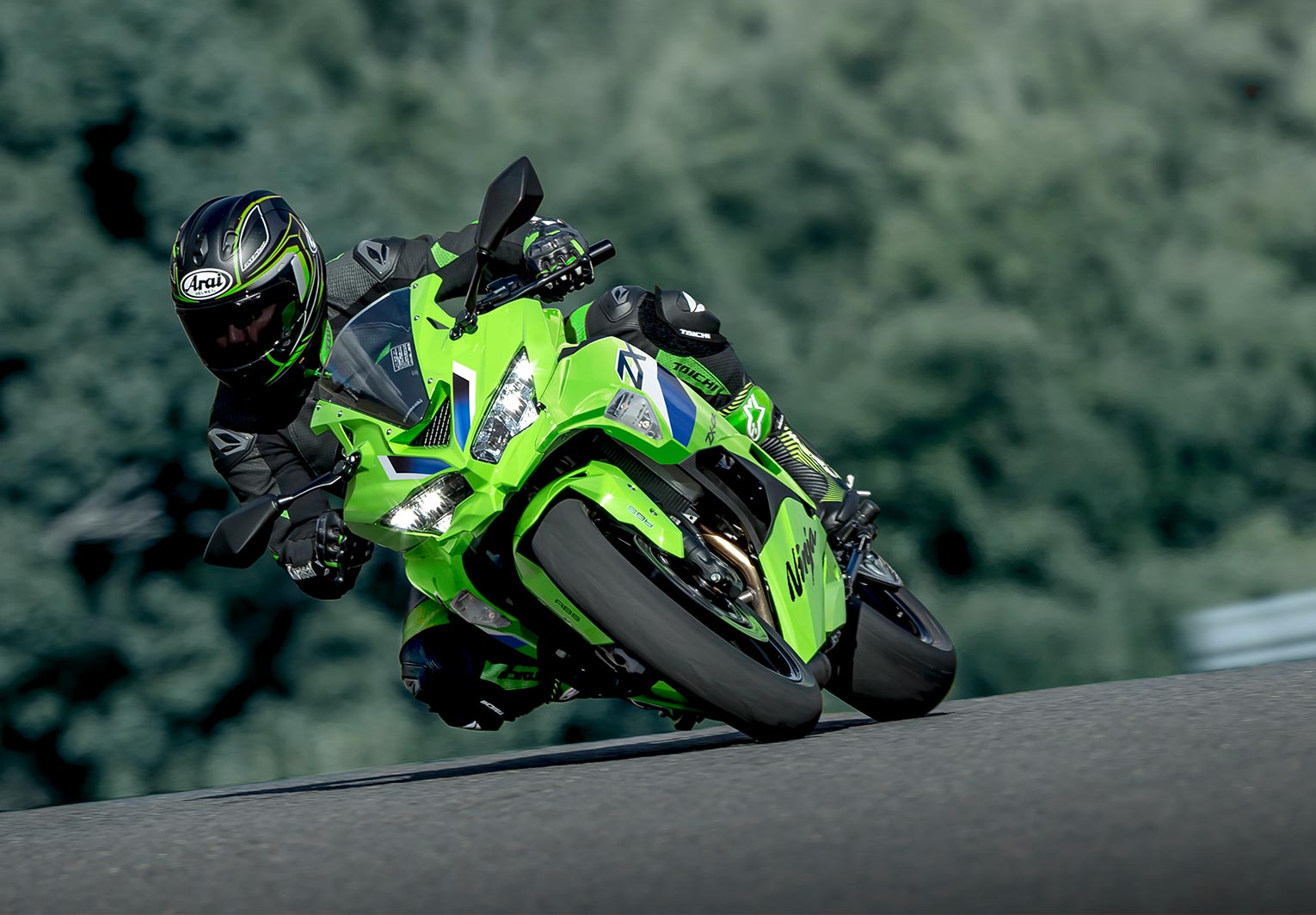Kawasaki Ninja® ZX™-4R ABS | Motorcycle | Race-Ready Performance