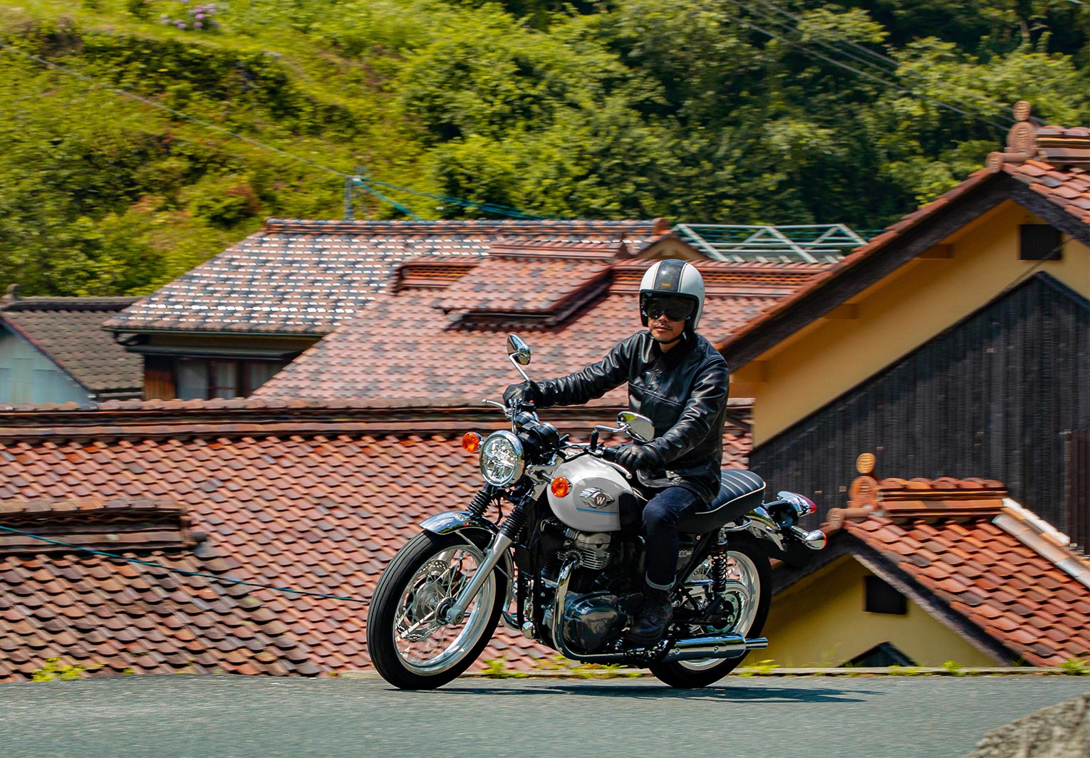 Kawasaki W800 | Retro Modern Motorcycle | Original Icon