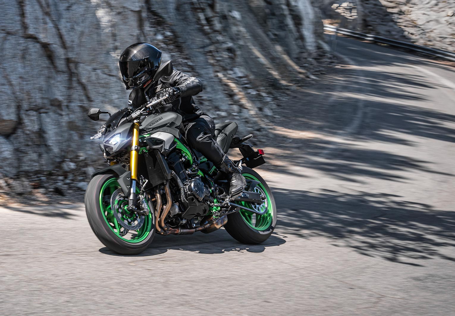 Kawasaki Z900 ABS | Naked Motorcycle | Sugomi™ meets performance