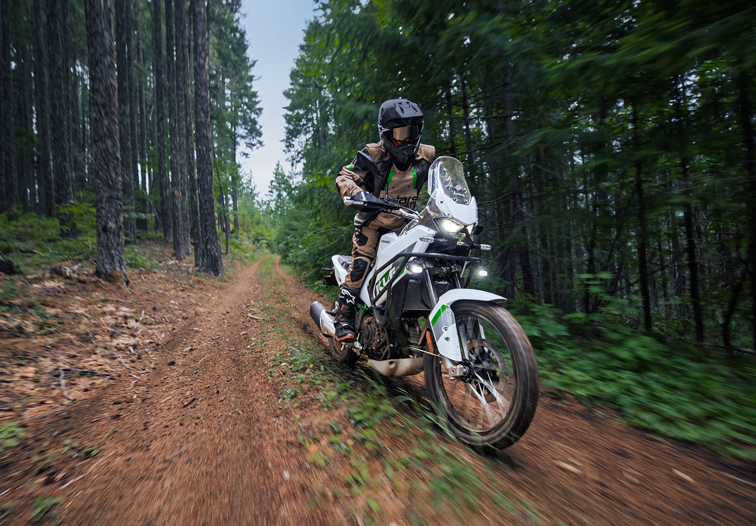 LIGHTWEIGHT & COMFORTABLE