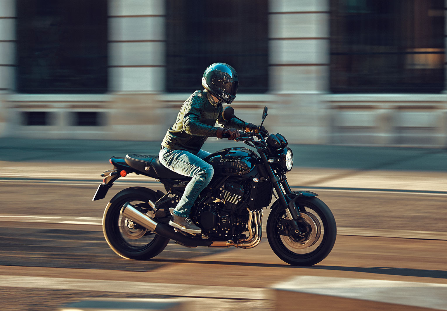 Kawasaki Z900RS ABS | Retro Sport Motorcycle | Modern Tech