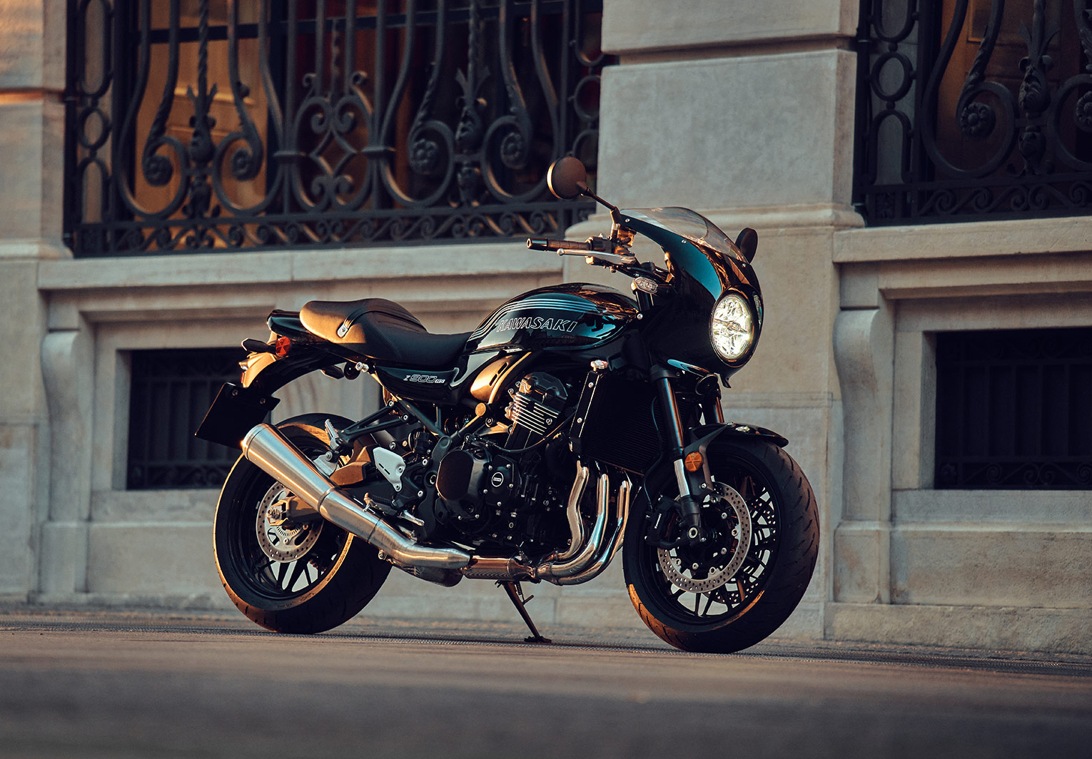 Kawasaki Z900RS ABS | Retro Sport Motorcycle | Modern Tech