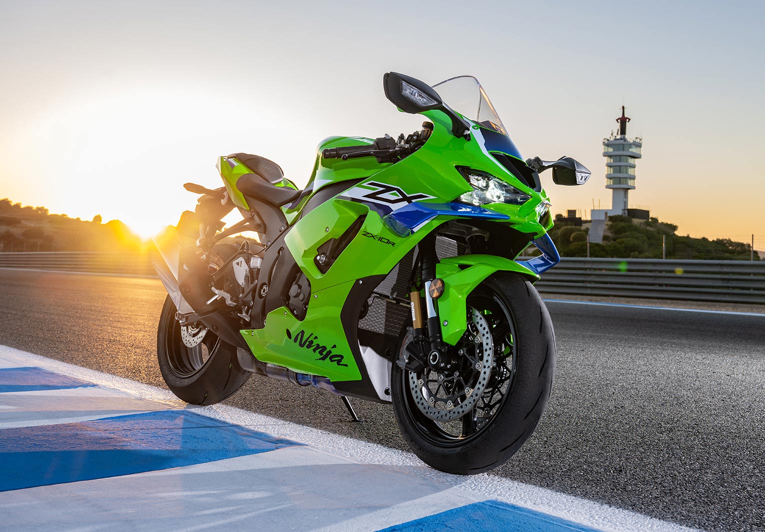 Kawasaki Ninja® ZX™-10R | Supersport Motorcycle | Race-ready Power