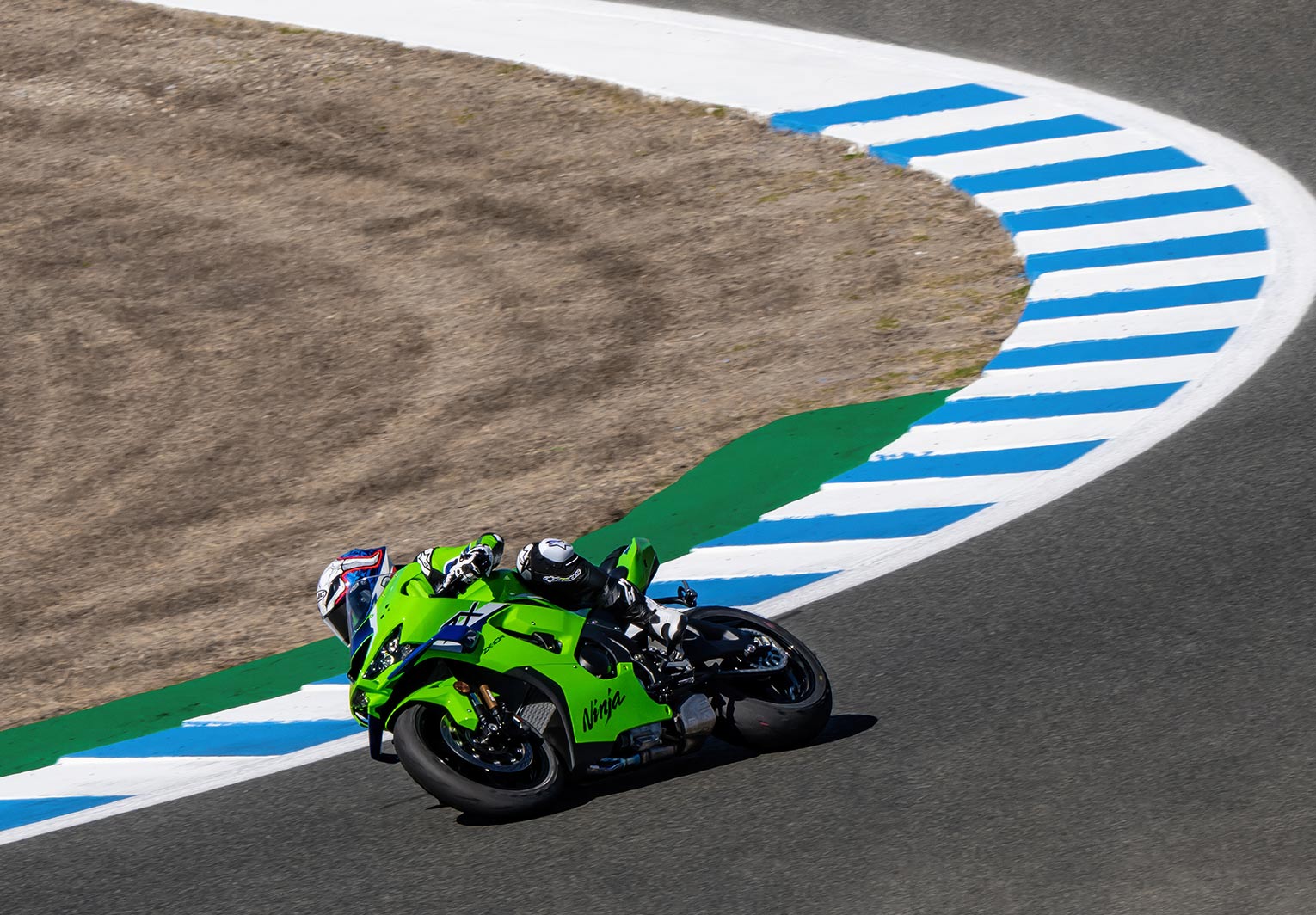 Kawasaki Ninja® ZX™-10R | Supersport Motorcycle | Race-ready Power